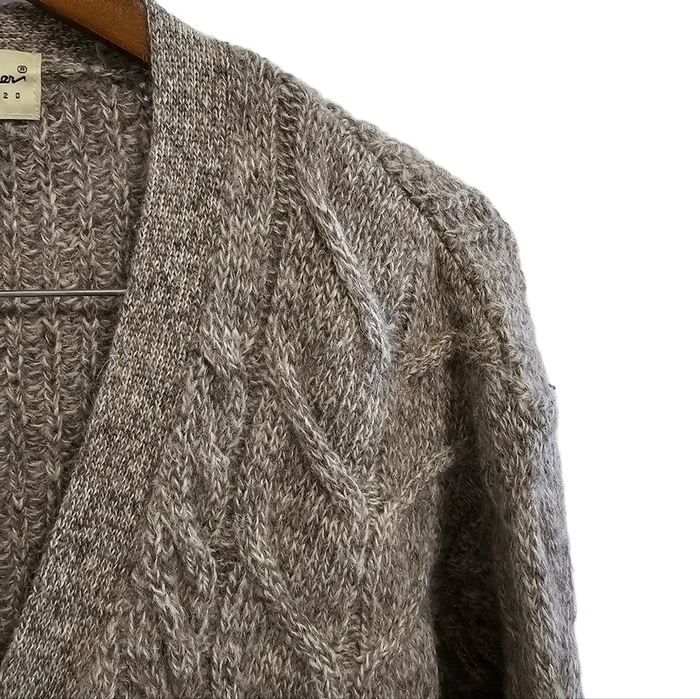 Eddie Bauer cable knit Wool Grey button cardigan size large - Picture 6 of 12